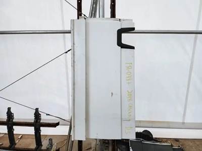 Freightliner Cascadia 126 Left Fairing