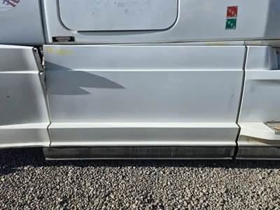 Freightliner Cascadia 126 Right Fairing