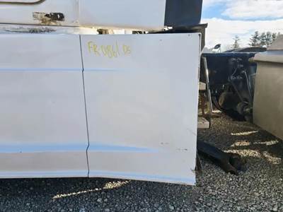 Freightliner Cascadia 126 Left Fairing