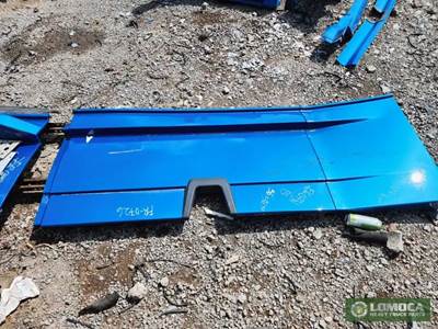 Freightliner Cascadia Right Fairing for a 2018 Freightliner Cascadia 123