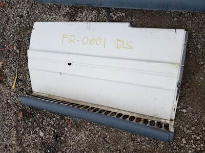 Freightliner Columbia 120 Left Fairing