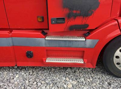 Volvo VNL Right Fairing