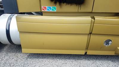 Volvo VNL Right Fairing