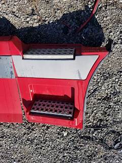 Volvo VNL Left Fairing