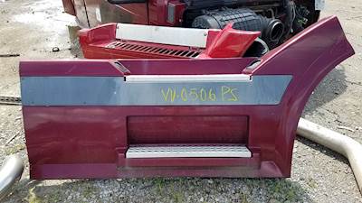 Volvo VNL Right Fairing