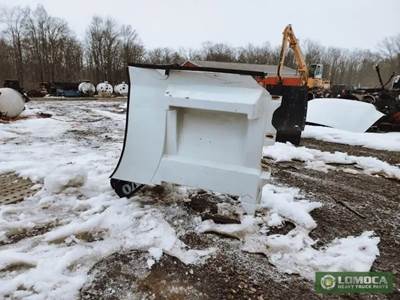 Volvo VNL Left Fairing