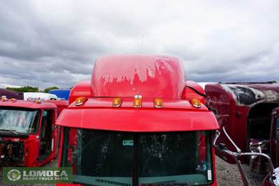 Peterbilt 386 Side Marker Lamp