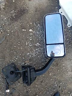 Freightliner Cascadia 125 Right Side View Mirror