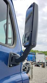 Freightliner Cascadia 125 Right Side View Mirror