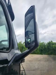 Freightliner Cascadia 126 Right Side View Mirror