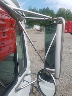 Freightliner FL70 Right Side View Mirror
