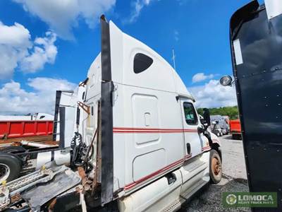 Freightliner Cascadia 125 Right Sleeper Fairing