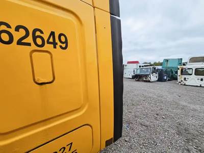 Freightliner Cascadia 125 Left Sleeper Fairing