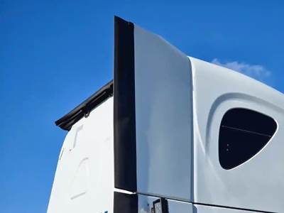 Freightliner Cascadia 126 Right Sleeper Fairing