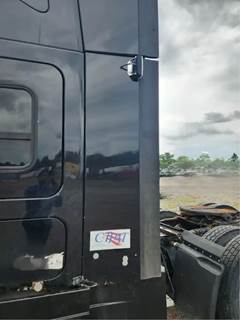 Freightliner Cascadia 126 Left Sleeper Fairing