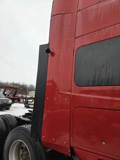 International LT625 Right Sleeper Fairing