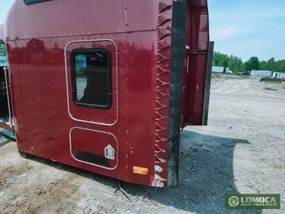 Kenworth T600 Left Sleeper Fairing for a 2009 Kenworth T660