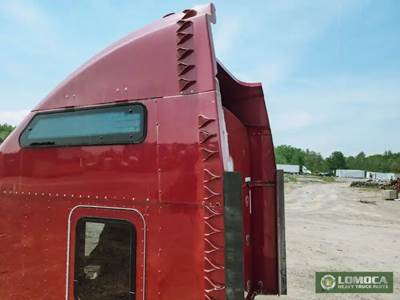 Kenworth T600 Left Sleeper Fairing for a 2009 Kenworth T660