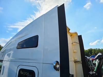 Kenworth T680 Left Sleeper Fairing