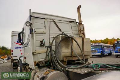 Volvo VNL Left Sleeper Fairing