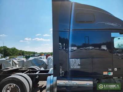 Volvo VNL Right Sleeper Fairing