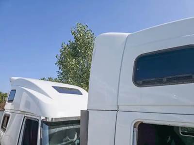 Volvo VNL Right Sleeper Fairing