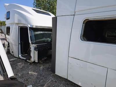 Volvo VNL Right Sleeper Fairing