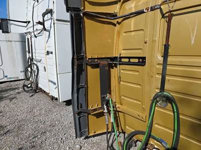 Volvo VNL Left Sleeper Fairing