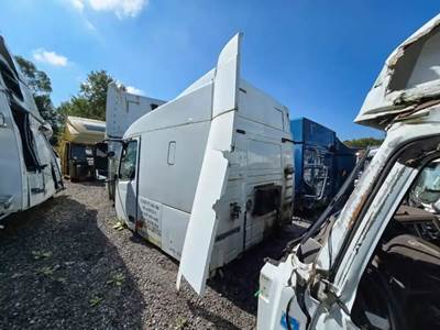 Volvo VNL Left Sleeper Fairing