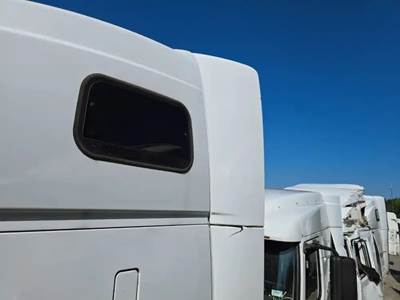 Volvo VNL Left Sleeper Fairing