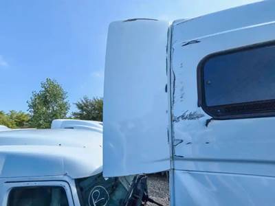 Volvo VNL Right Sleeper Fairing