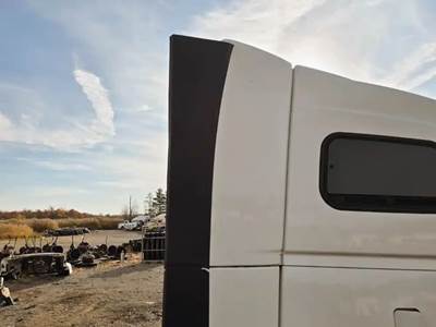 Volvo VNL Right Sleeper Fairing