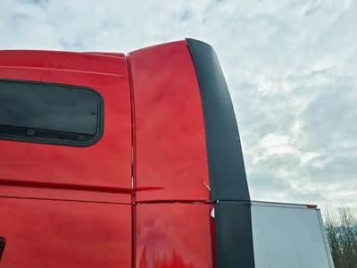 Volvo VNL Left Sleeper Fairing