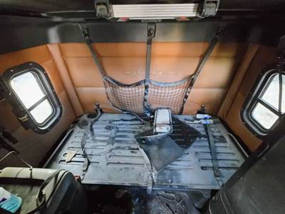 Freightliner Cascadia 126 Sleeper Part