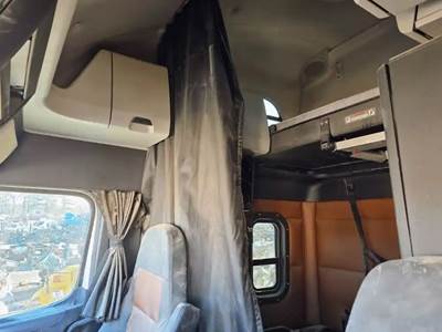 Freightliner Cascadia 126 Sleeper Part