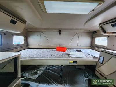 International 9900i Sleeper Part