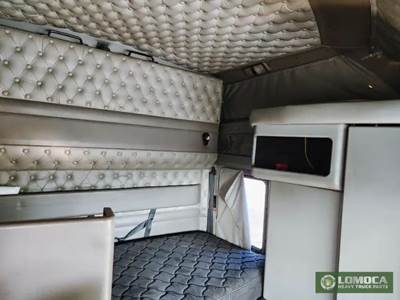 Kenworth T600 Sleeper Part