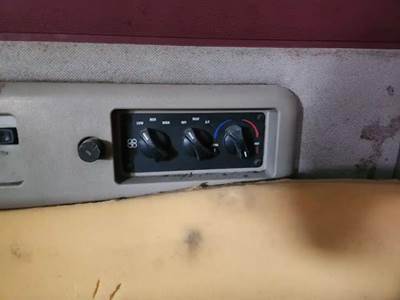 Mack Vision CXN613 Sleeper Part for a 2007 Mack CXN613