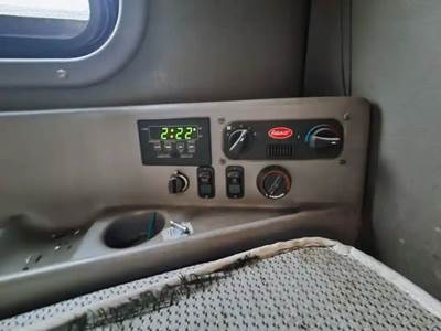 Peterbilt 387 Sleeper Part