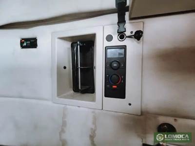 Volvo VNL Sleeper Part