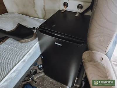 Volvo VNL Sleeper Part