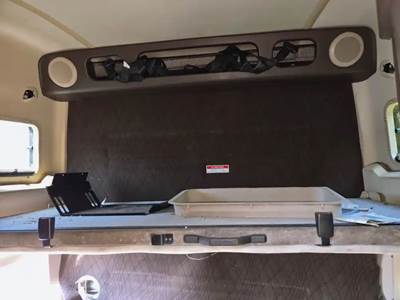 Volvo VNL Sleeper Part