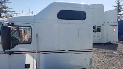 Mack Vision CXN613 Sleeper for a 2007 Mack CXN613