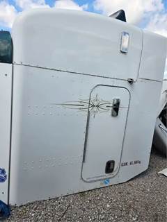 Peterbilt 386 Sleeper