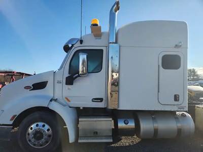 Peterbilt 579 Sleeper