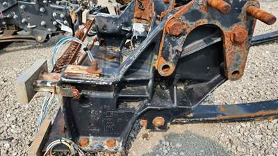 Kenworth T800 Left Spring Hanger