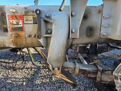 Mack MRU613 Right Spring Hanger