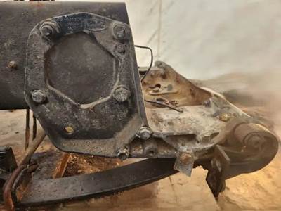 Peterbilt 379 Spring Hanger