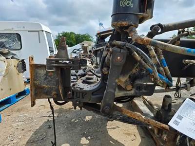 Western Star 4900FA Left Spring Hanger