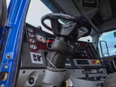 Freightliner Coronado 122 SD Steering Column for a 2019 Freightliner 122SD